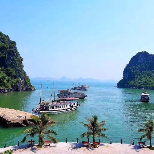 下龙湾风光