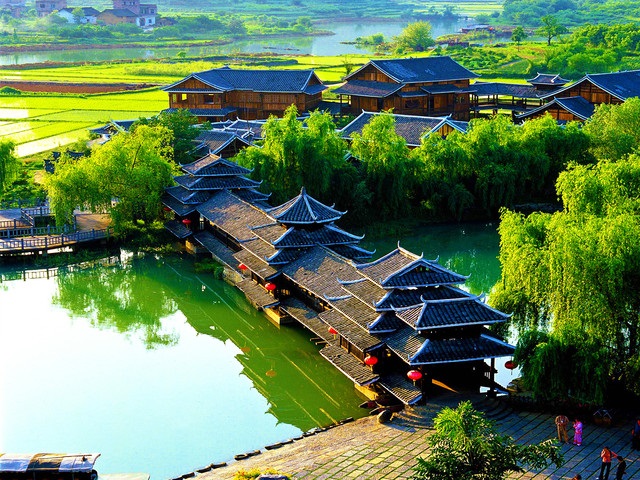 <b>桂林象鼻山•漓江阳朔•世外桃源•古东瀑布•银子岩•遇龙河竹筏 4天3晚全景游【全新桂林】</b>