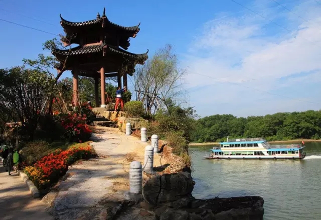 碧草公路休息驿站