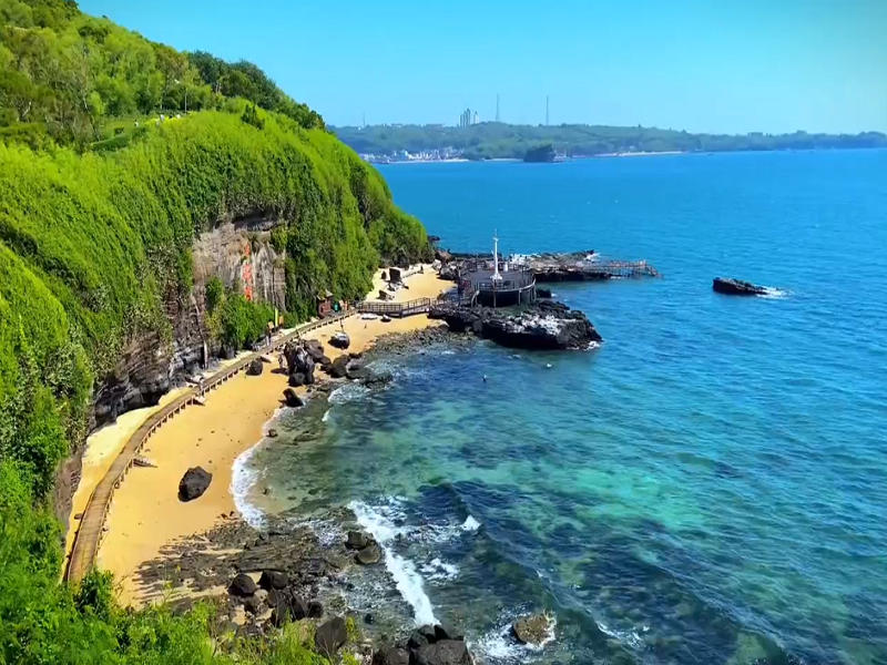 北海银滩•涠洲岛•五彩滩•滴水丹屏•越南下龙湾•天堂岛•首都河内 7天6晚游【北海涠洲岛越南联游】