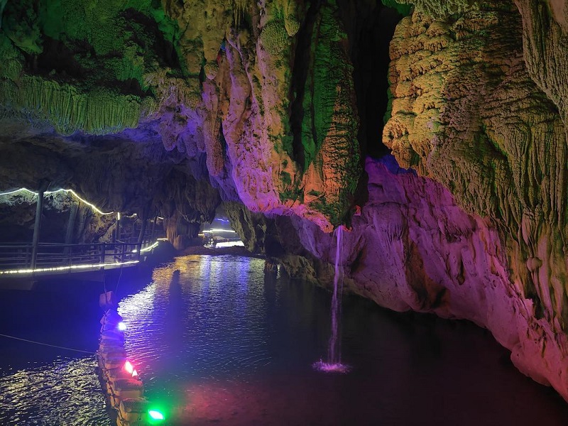 古龙山峡谷漂流